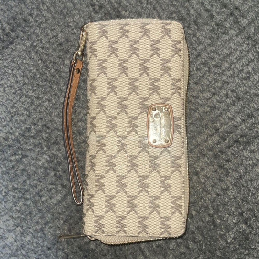 Michale Kors wallet